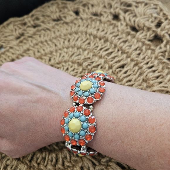 Bracelet- free with bundle - Picture 3 of 5